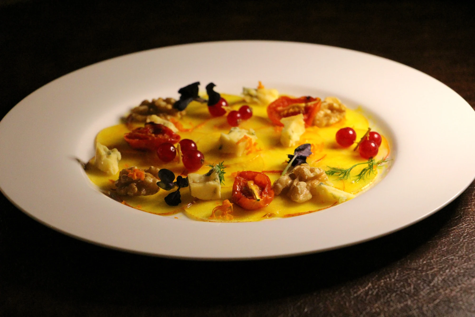 Pavlova with seasonal berries